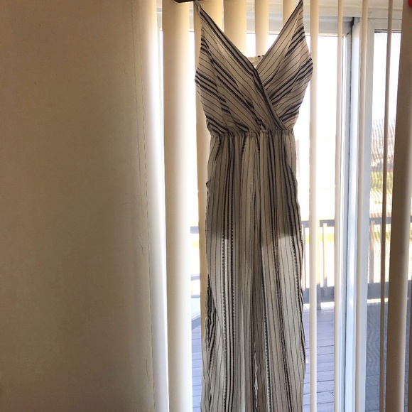 Francesca's pant suit - Picture 1 of 2